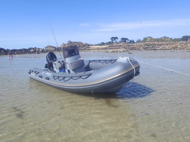 Uthyrning RIB 3D Tender med en båtlicens 