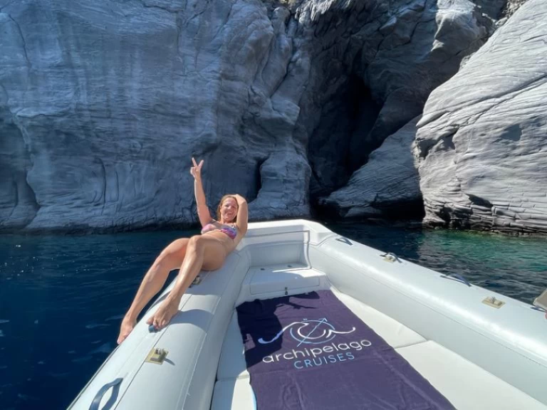 Marco 26 charter bareboat eller skeppad i Oía