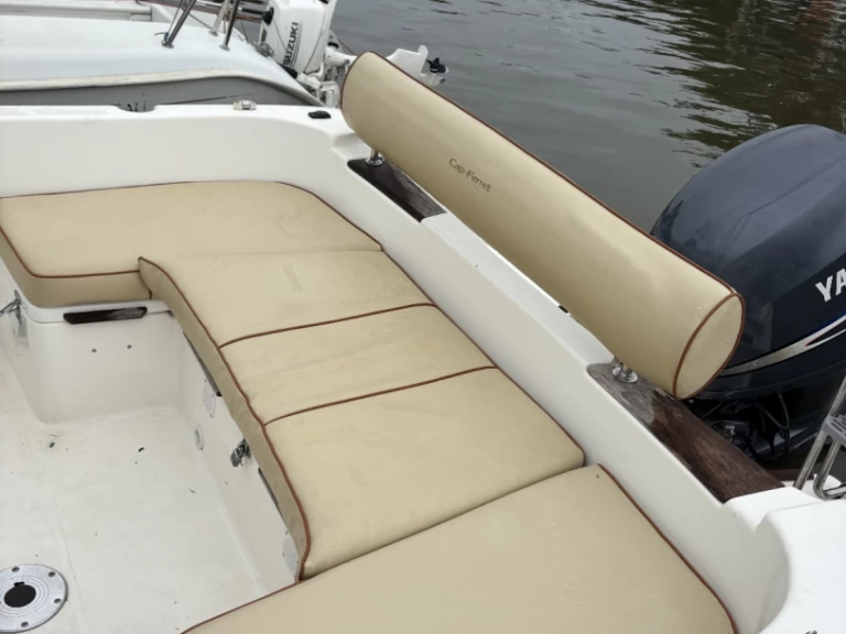 B2 Marine Cap Ferret 650 Open charter bareboat eller skeppad i Grand Piquey