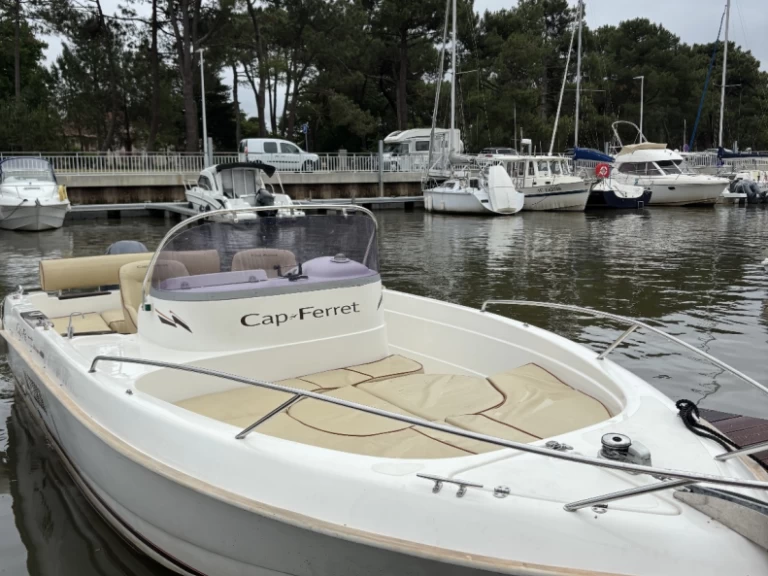 Hyr en B2 Marine Cap Ferret 650 Open Grand Piquey 