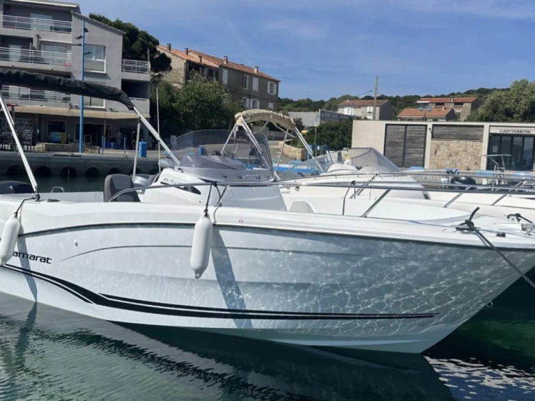 Uthyrning Motorbåt  Bénéteau med en båtlicens 