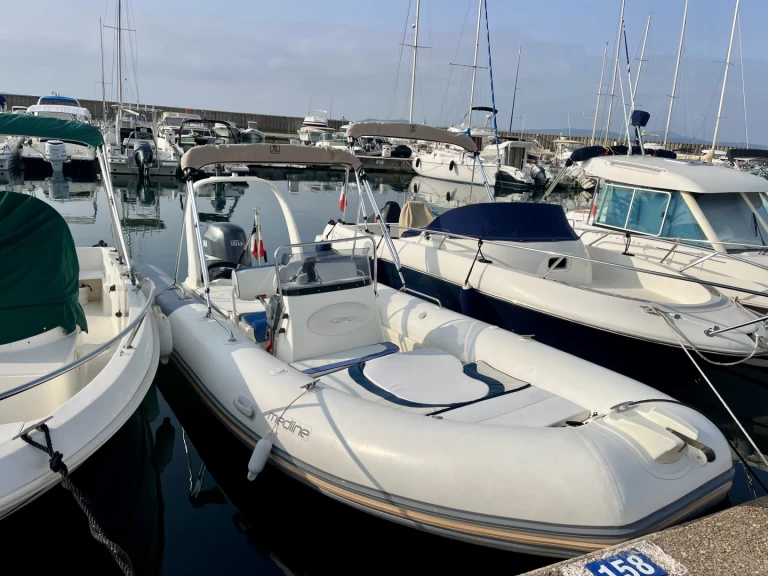 Båtuthyrning Zodiac Medline 2  i Sainte-Maxime på Samboat 