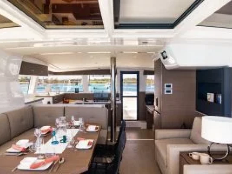 Hyra Katamaran  med eller utan skeppare Bali Nice  