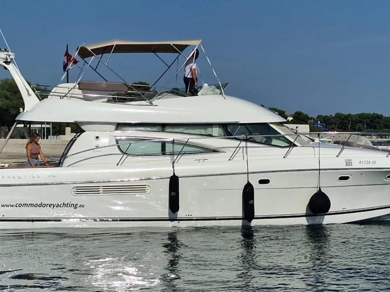 Uthyrning Motorbåt  i Bol - Jeanneau Prestige 46