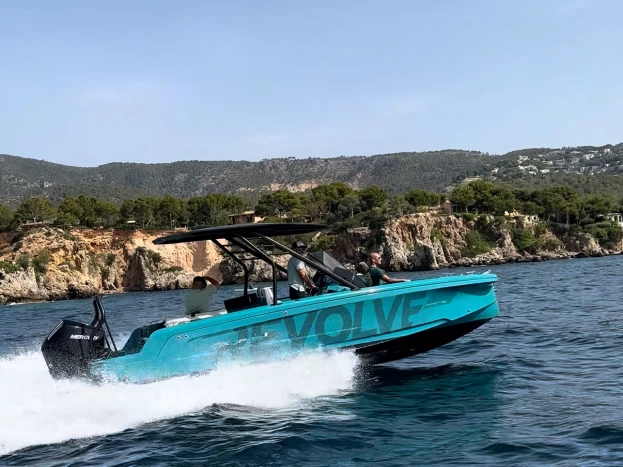 Axopar 22 Spyder charter bareboat eller skeppad i Puerto Portals