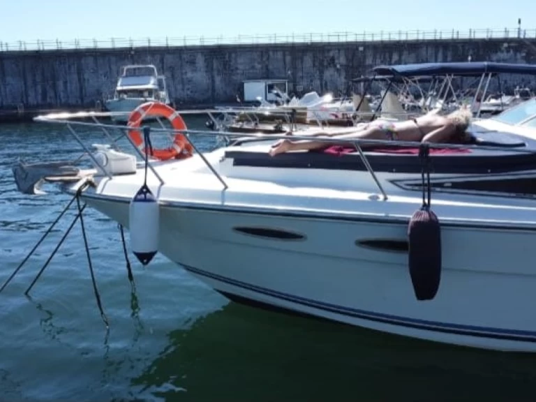 Sea Ray Sea Ray 300 Sundancer charter bareboat eller skeppad i Sorrento