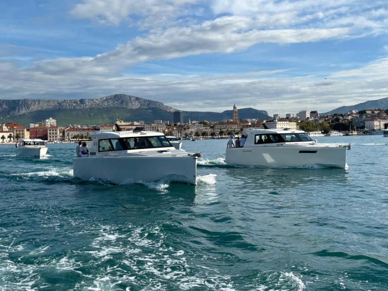 Uthyrning Lyx yacht Aliskaf37  med en båtlicens 