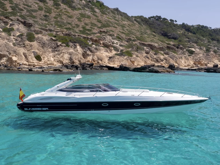 Sunseeker Superhawk 48 charter bareboat eller skeppad i Palma de Mallorca