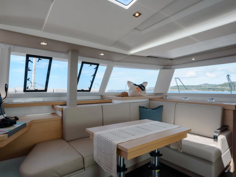 Yacht charter Cannigione billig Astrea 42