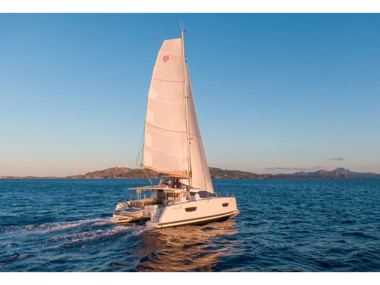Uthyrning Katamaran  i Cannigione - Fountaine Pajot Astrea 42