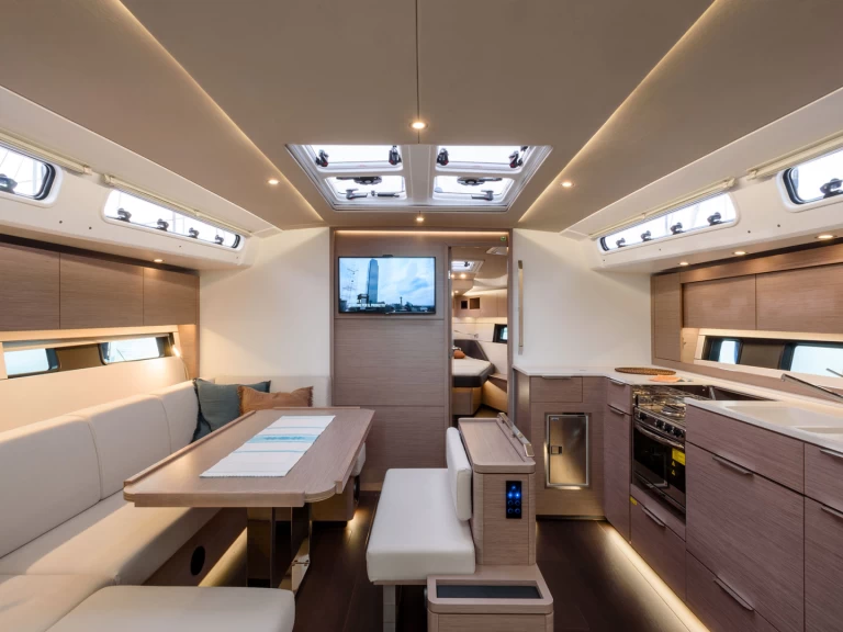 Uthyrning Segelbåt  Hanse med en båtlicens 