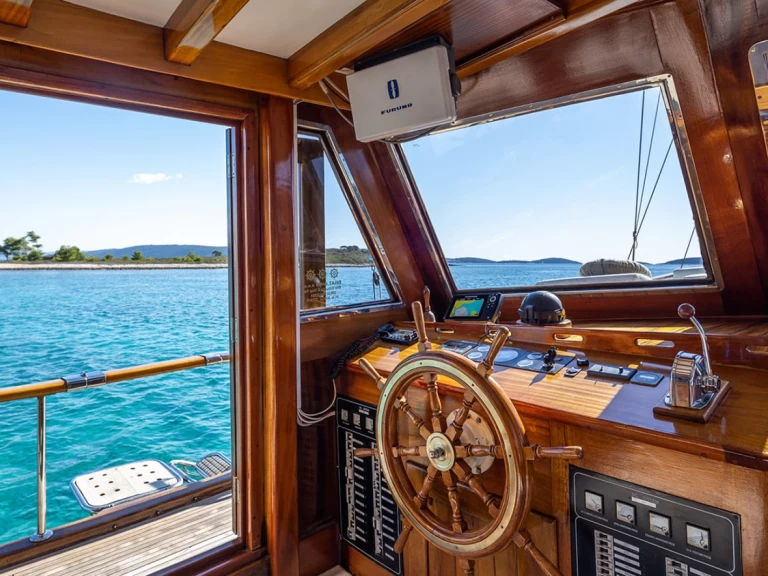 Hyra Segelbåt  med eller utan skeppare  Split  