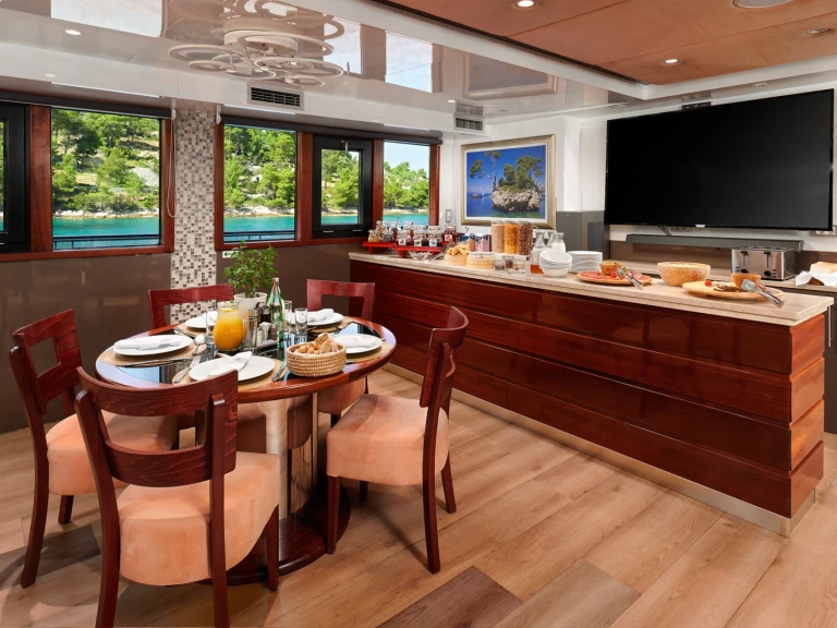 Uthyrning Split  -  Motoryacht Queen Eleganza av Samboat 