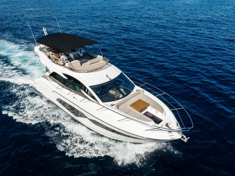 Sunseeker Manhattan 52 charter bareboat eller skeppad i San Ġiljan