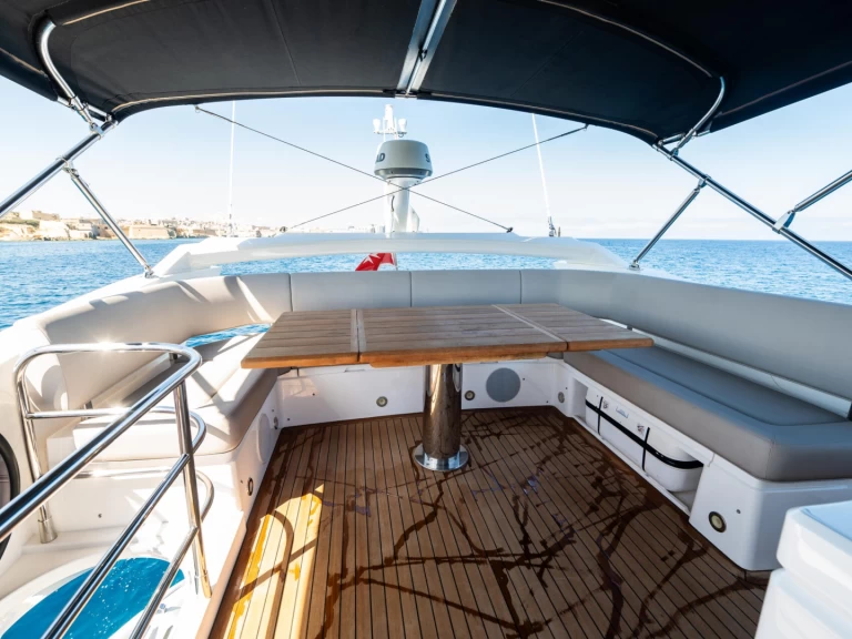 Uthyrning Lyx yacht i San Ġiljan - Sunseeker Manhattan 52