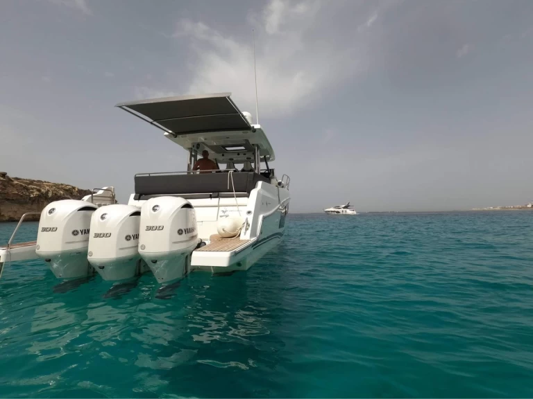 Uthyrning Motorbåt  i San Ġiljan - Jeanneau cap camarat 12.5WA