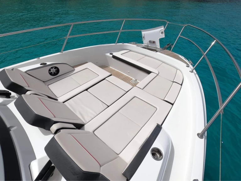 Hyra Motorbåt  med eller utan skeppare Jeanneau San Ġiljan 