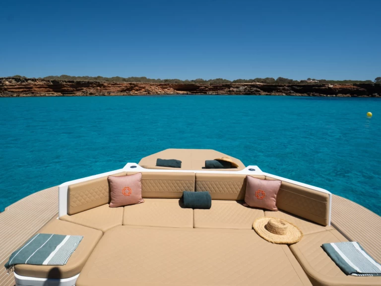 Uthyrning Ibiza Town - HOUSE OF HÜNTTER CATAMARAN POWER av Samboat 