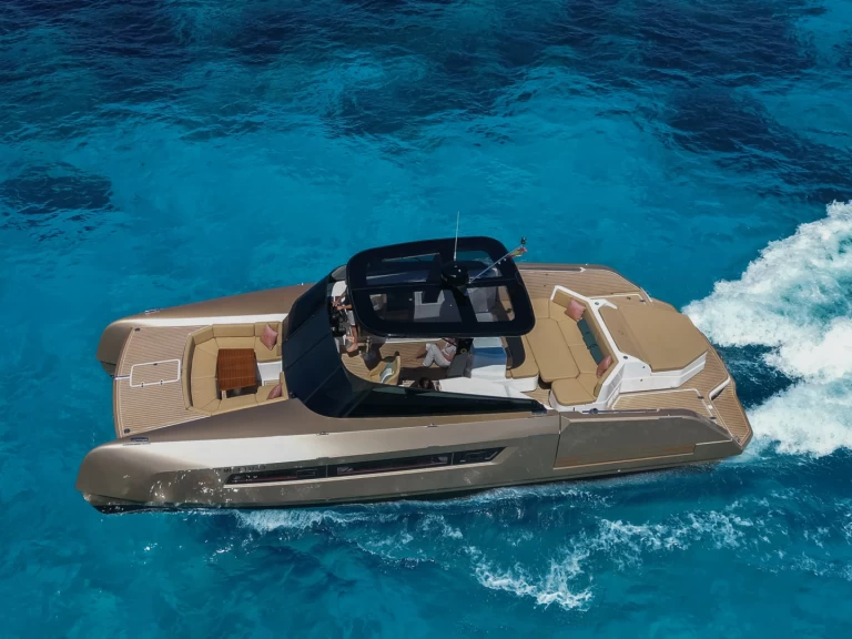 Yacht charter Ibiza Town billig CATAMARAN POWER