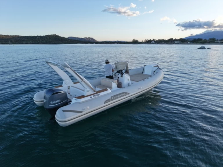 Hyr en Capelli Tempest 770 Ajaccio 