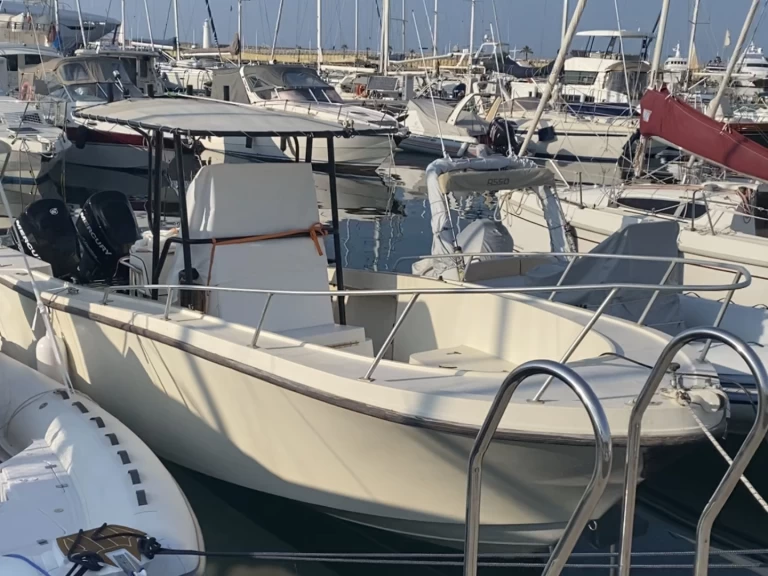Hyr en Mako Marine Mako 261 Imperia 