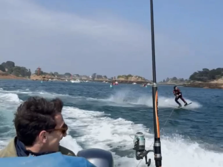 Hyr en Valiant Valiant 450 Sport Paimpol 