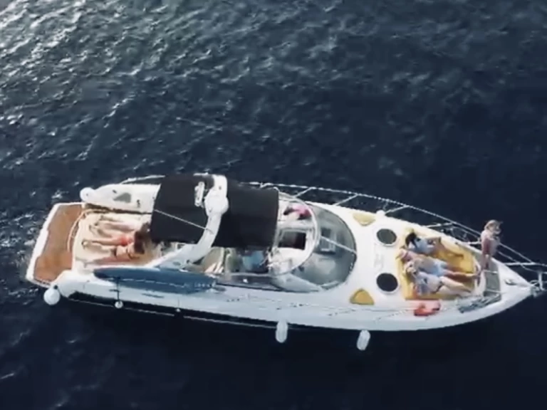 Hyra Motorbåt  med eller utan skeppare Cranchi Cannes 