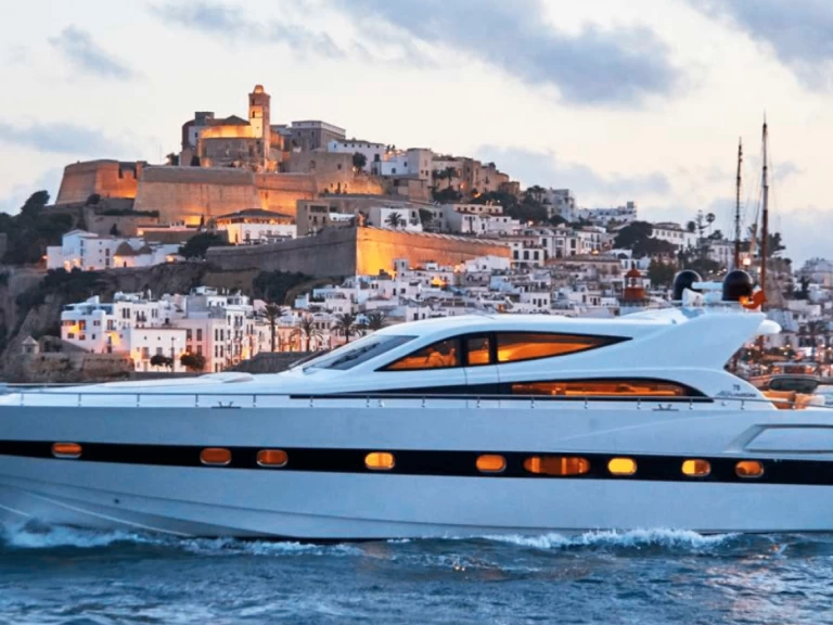Alfamarine 78 charter bareboat eller skeppad i Ibiza Town