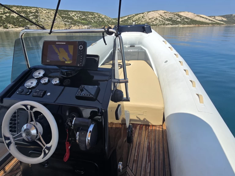 Uthyrning RIB WBI med en båtlicens 