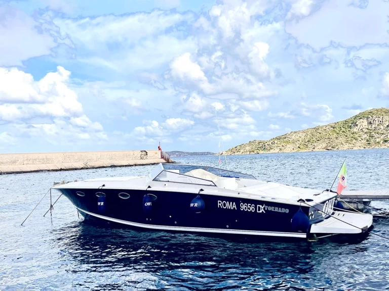 Uthyrning Porto Cervo - Tornado 38 classic av Samboat 