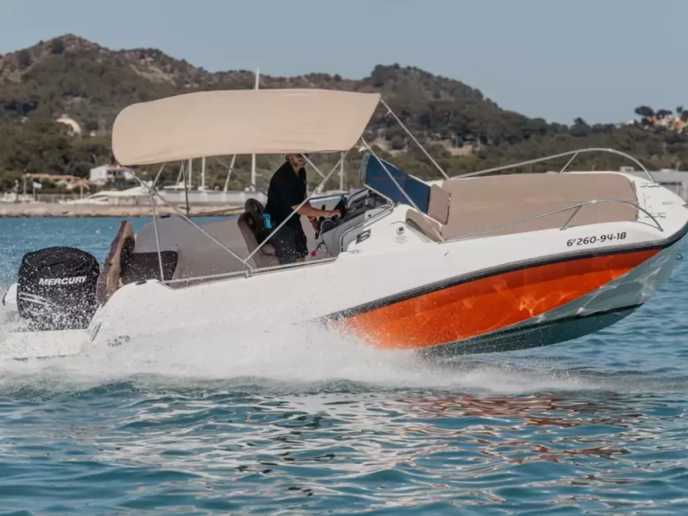 Uthyrning Motorbåt  V2 med en båtlicens 