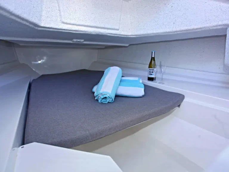 Uthyrning Motorbåt  Abaris med en båtlicens 