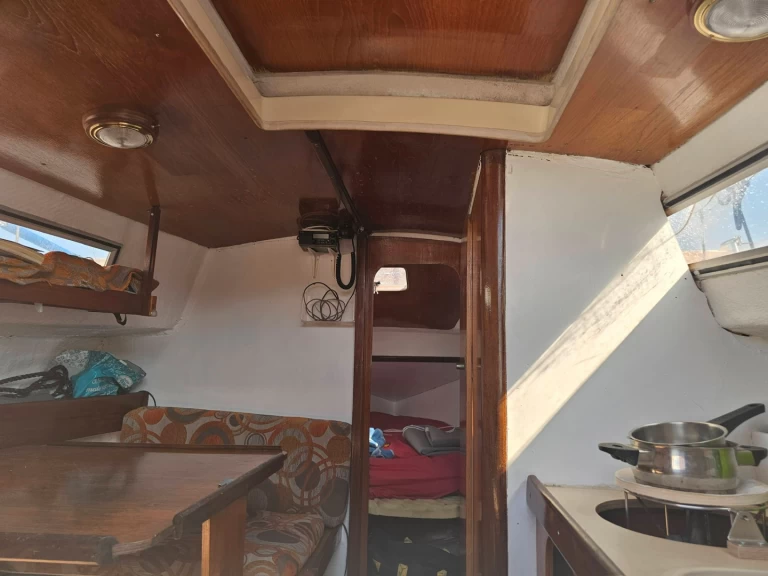 Hyra Segelbåt  med eller utan skeppare Bénéteau Isolella 