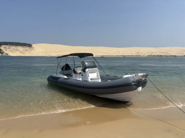 Uthyrning RIB Ranieri med en båtlicens 