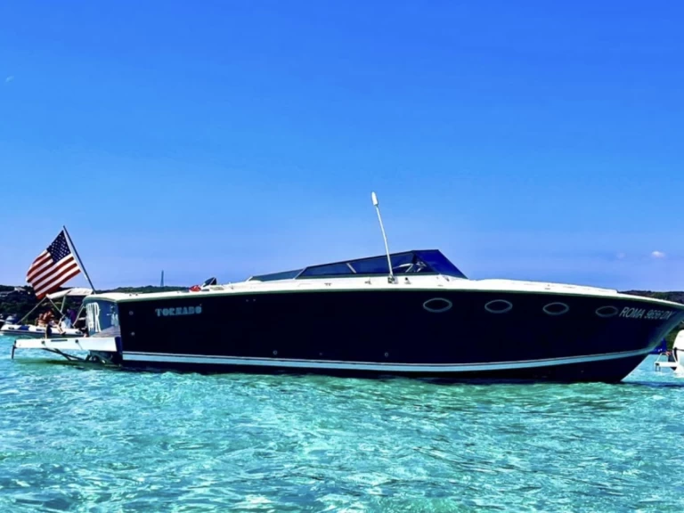 Uthyrning Motorbåt  Tornado med en båtlicens 