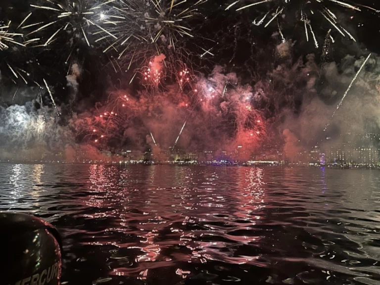 Uthyrning Motorbåt  Jeanneau med en båtlicens 