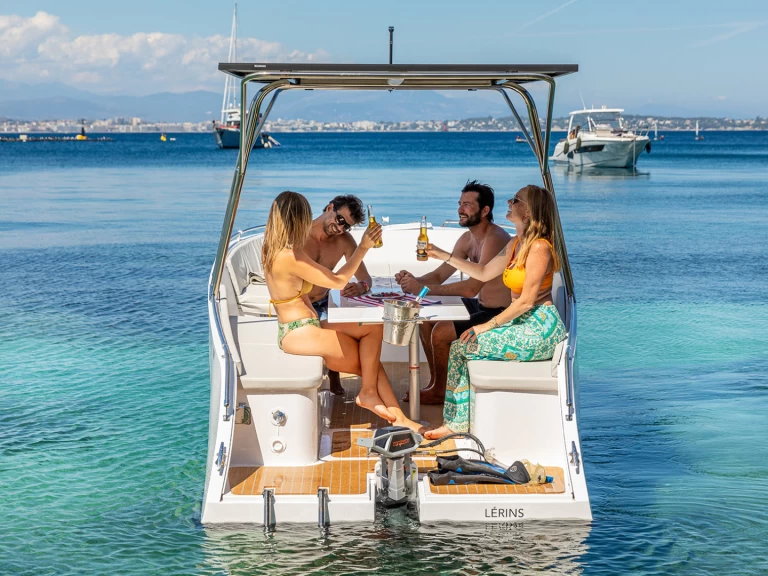 Hyr en lerins No fuel Port Pierre Canto 