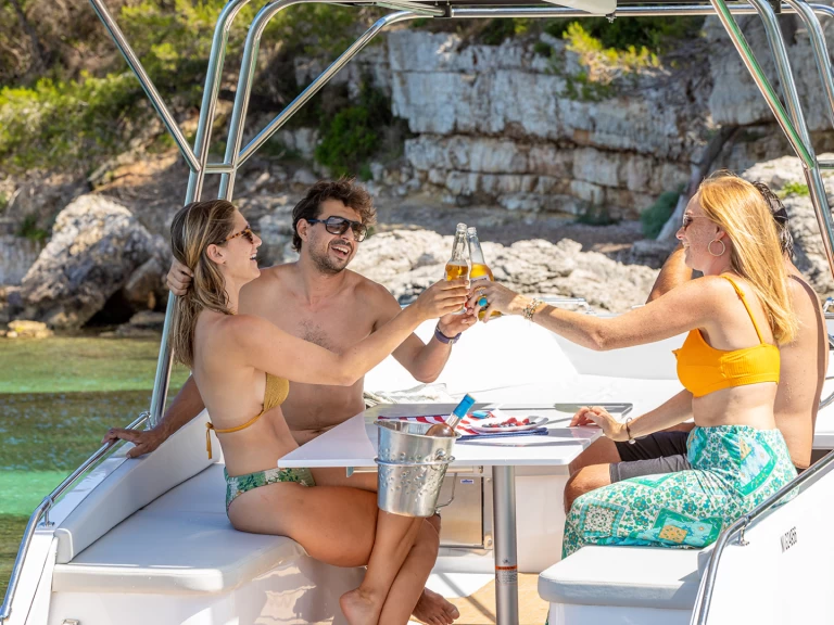 Yacht charter Port Pierre Canto billig No fuel