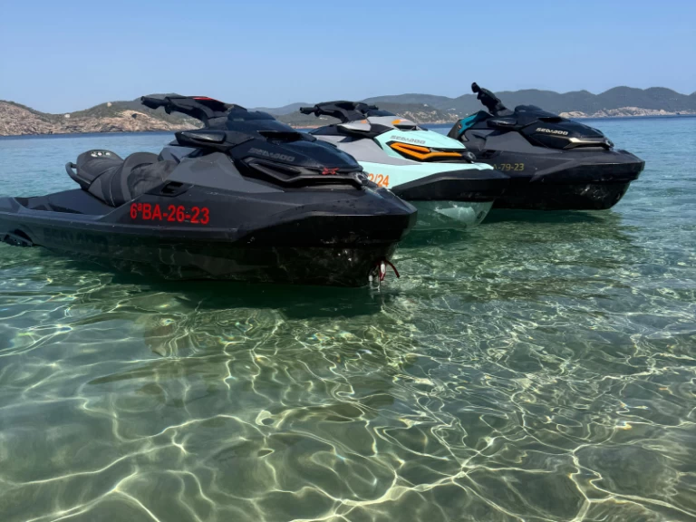Båtuthyrning Sea-Doo 300 RXT i Santa Eularia des Riu på Samboat 