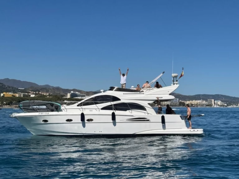 Yacht charter Puerto Banús billig Astondoa 44 Fly