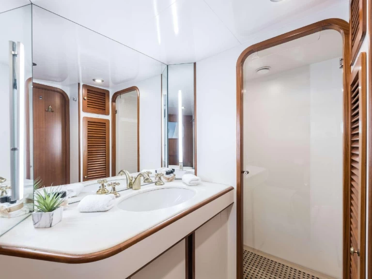 Hyra Lyx yacht med eller utan skeppare Lagoon Ibiza Town 