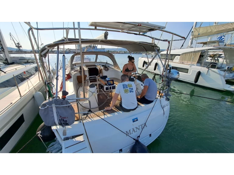 Hyr en Bavaria Cruiser 40 Volos 