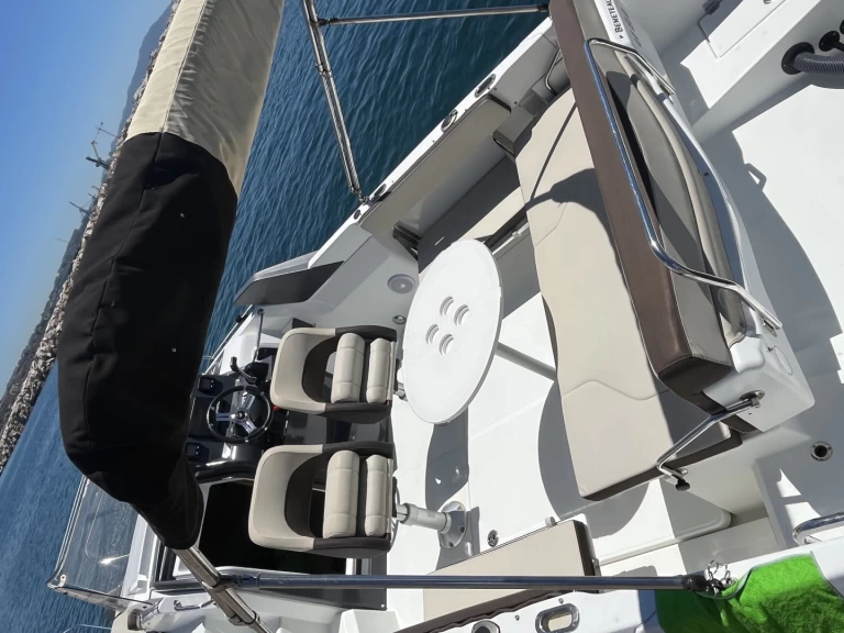 Hyra Motorbåt  med eller utan skeppare Bénéteau Marseille 