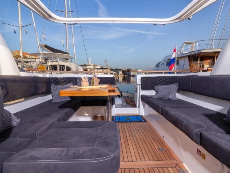 Båtuthyrning Marex Marex 360 CC i Šibenik  på Samboat 