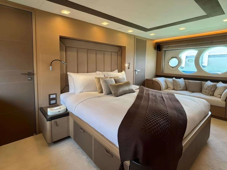 Hyra Lyx yacht med eller utan skeppare MonteCarloYachts Grekland  