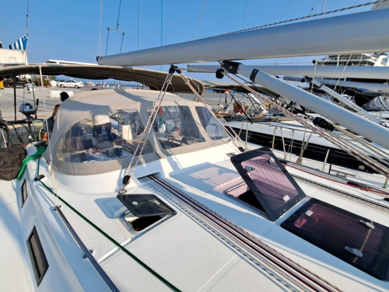 Bavaria Cruiser 40 charter bareboat eller skeppad i Volos