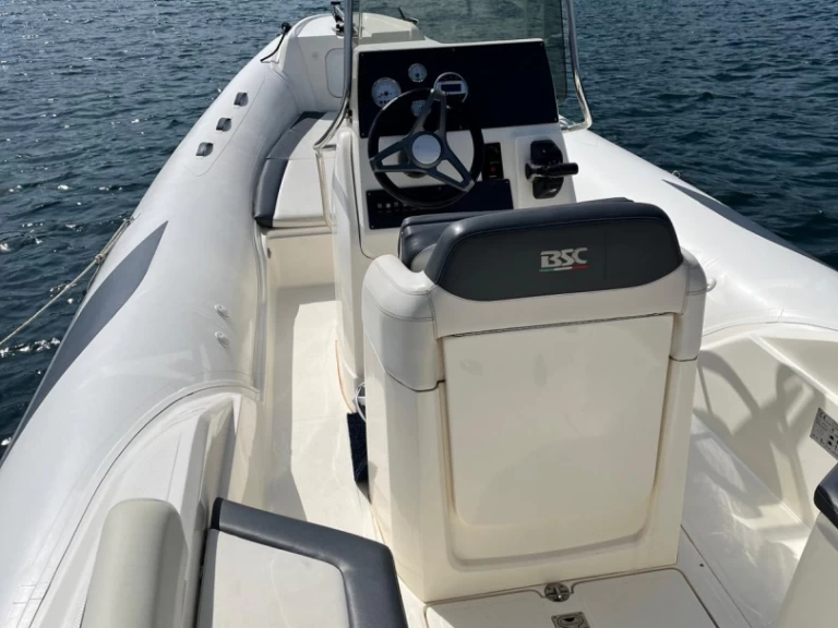 Hyr en Bsc BSC 70 Classic Cannigione 