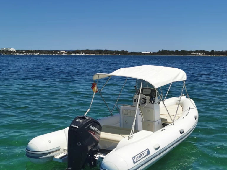 Valiant DR 600 charter bareboat eller skeppad i La Savina