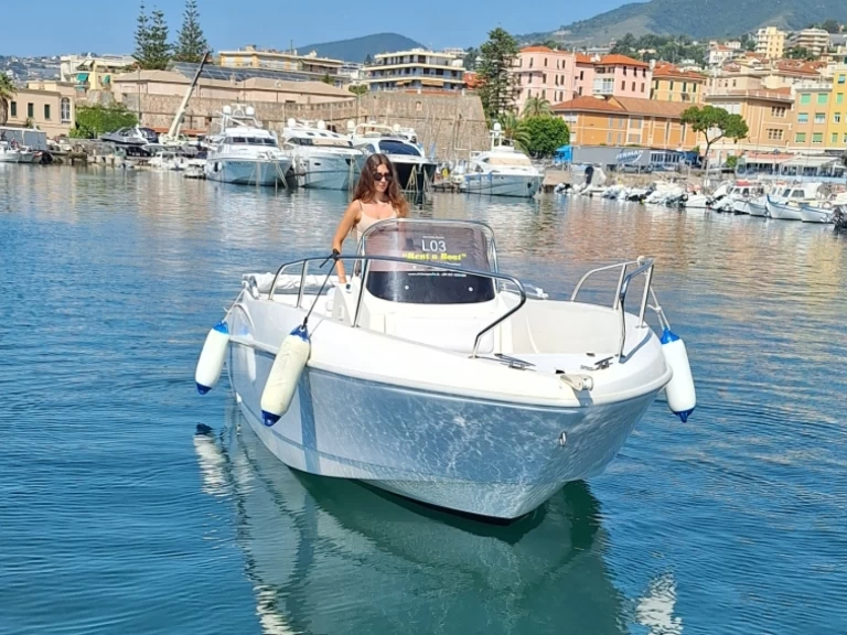 Selva Selva 570 Elegance charter bareboat eller skeppad i Sanremo