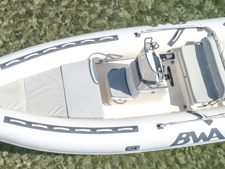 Hyra RIB med eller utan skeppare Bwa Cannigione 